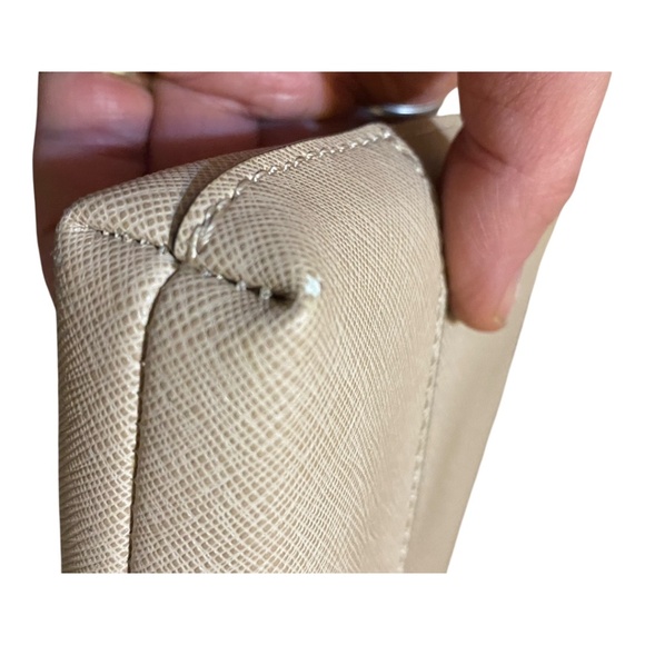 Karl Lagerfeld thin profile crossbody - Picture 15 of 15